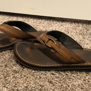Clarks leather Flip Flops